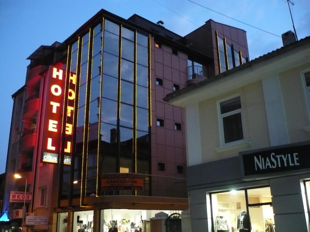 Citius Hotel Warna Exterior foto